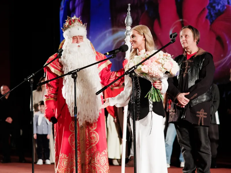 Иван Охлобыстин и Кристина Асмус представили фильм Киностудии Горького «Письмо Деду Морозу» на премьере в Москве - 2